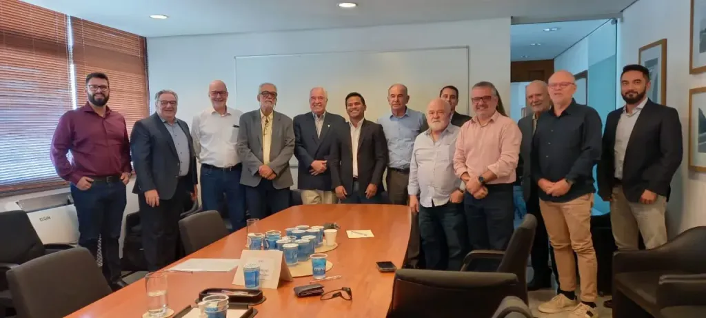 Encontro na sede da Fetpesp