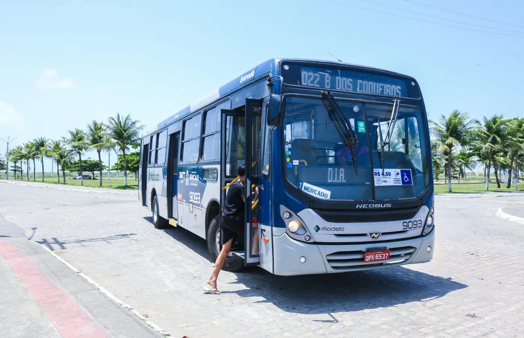 Houve mudança nas linhas que ligam Aracaju à Barra dos Coqueiros (Foto: Karla Tavares/Secom PMA)