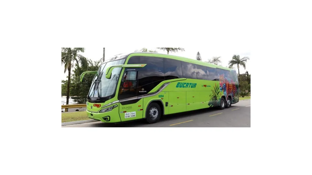 Modelo 6x2 de 15 metros entregue à Eucatur (Divulgação)