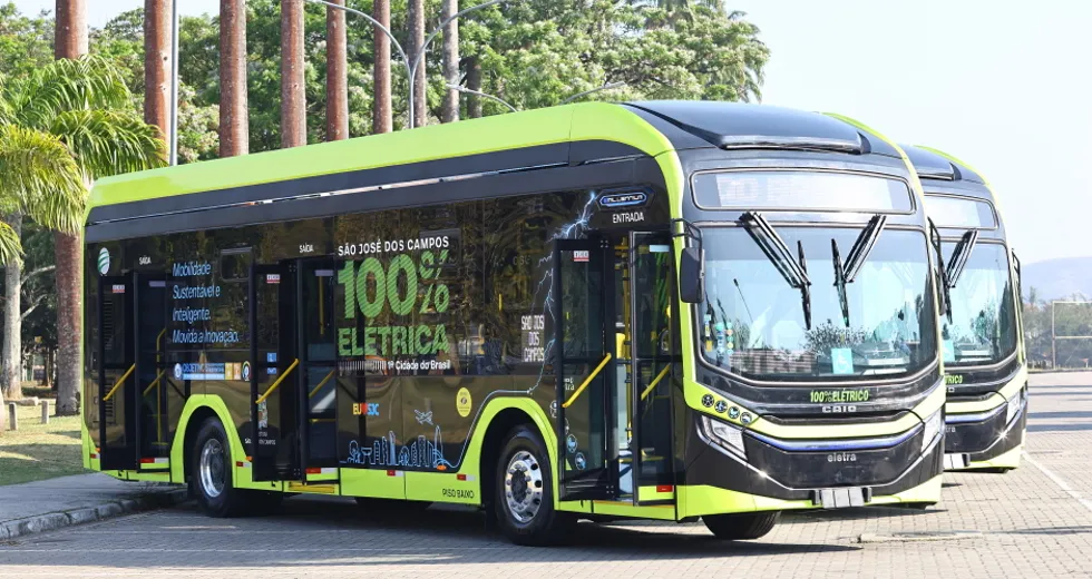 Ônibus elétricos renovam frota em São José dos Campos (Foto: Cláudio Vieira PMSJC)