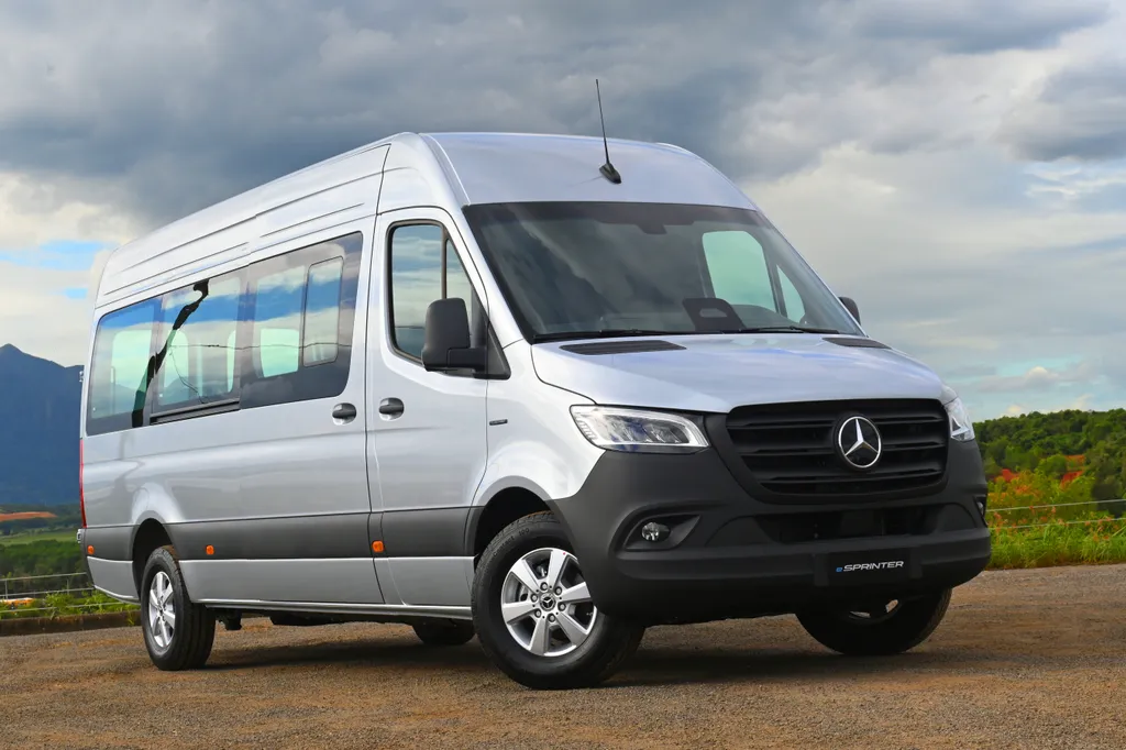 eSprinter 420 Furgão Vidrado (Divulgação)