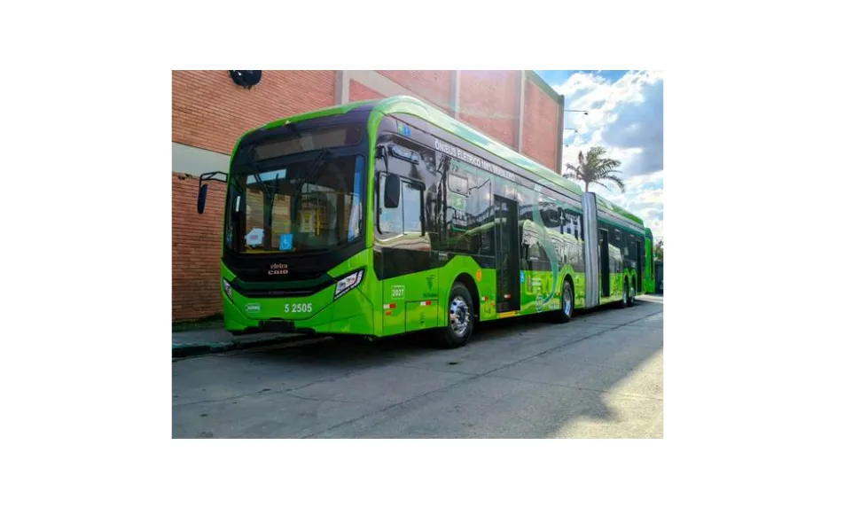 Os superarticulados elétricos têm capacidade para transportar de 153 a 182 passageiros (Divulgação)