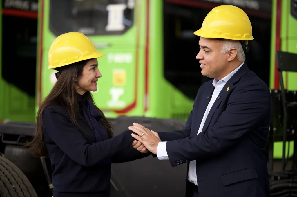 Milena Braga Romano, presidente da Eletra, e Vladimir Lima, ministro das Cidades (Foto: Tiago Mendes)