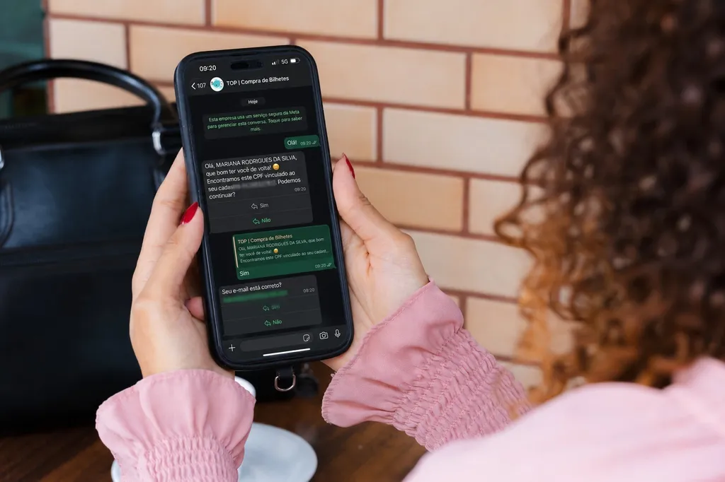 Smartphone se torna principal ferramenta para embarque e pagamento na mobilidade urbana (Divulgação)