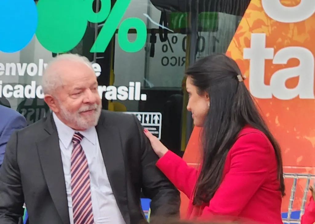 O presidente Lula e Milena Romano, CEO da Eletra (Foto: MPR)
