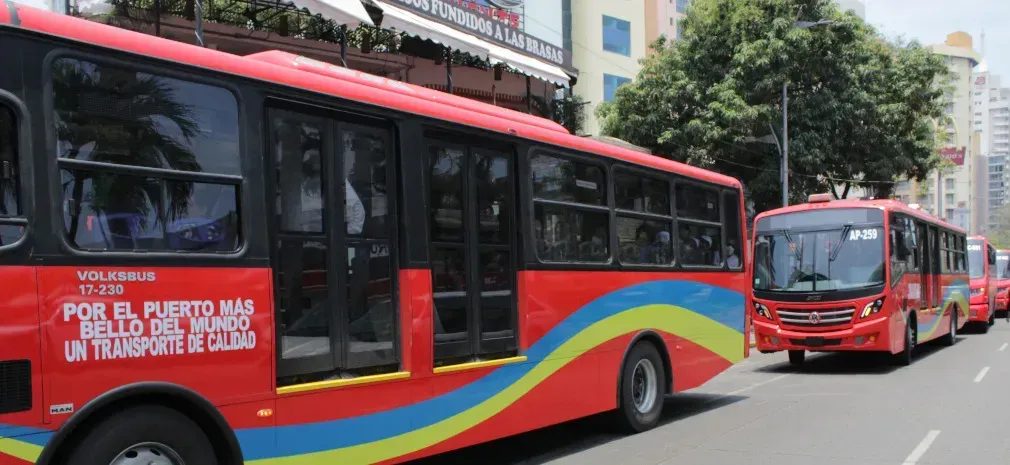 Os Volksbus 17.230 já começam a circular no sistema Acabús (Divulgação)
