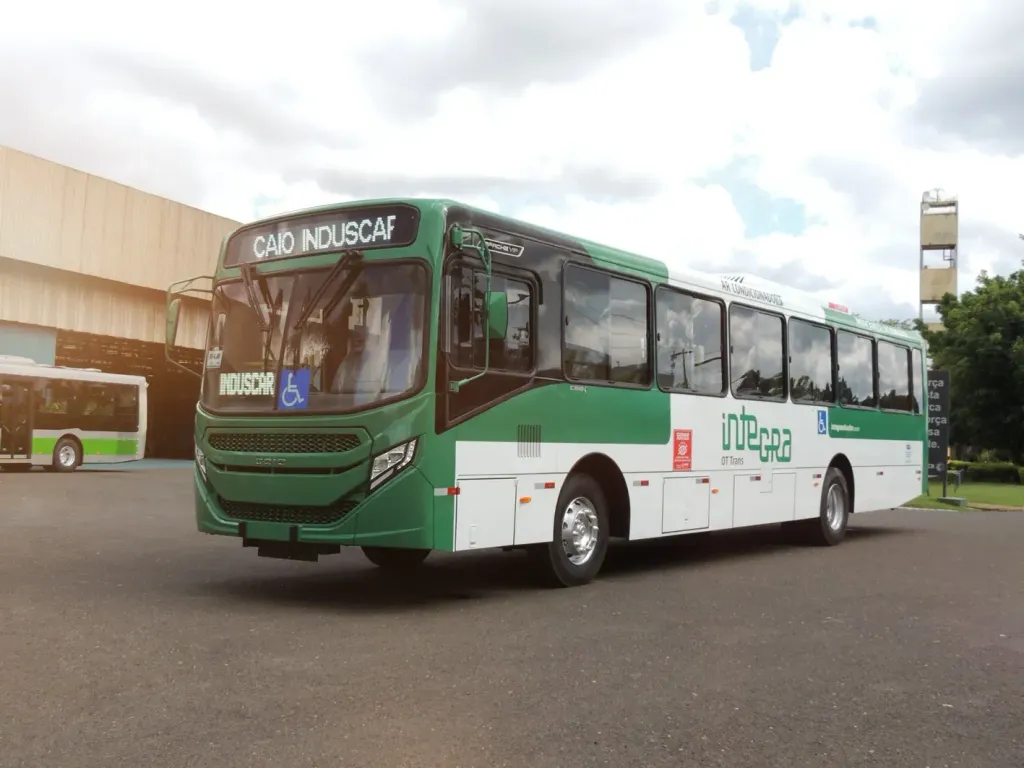 Apache VIP com chassi Mercedes-Benz OF-1721 (Divulgação)