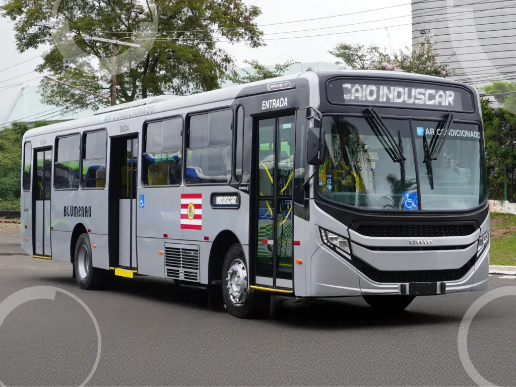 Apache Vip com chassi Mercedes-Benz OF-1721/59 (Divulgação)