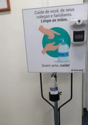 Display álcool gel (Divulgação)