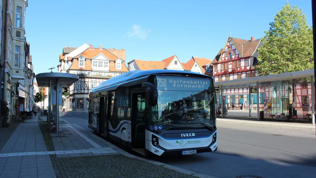 Iveco Bus E-Way (Divulgação)