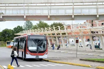 A capital chilena irá receber 564 ônibus da Volvo (Divulgação)