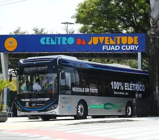 O Azure A12 BR tem capacidade para 78 passageiros (foto: Claudio Vieira/PMSJC)