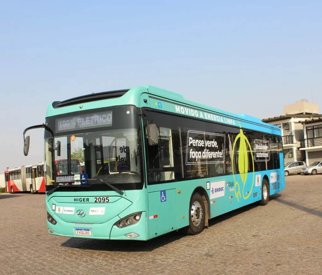 Ônibus elétrico Azure A12BR (Divulgação)