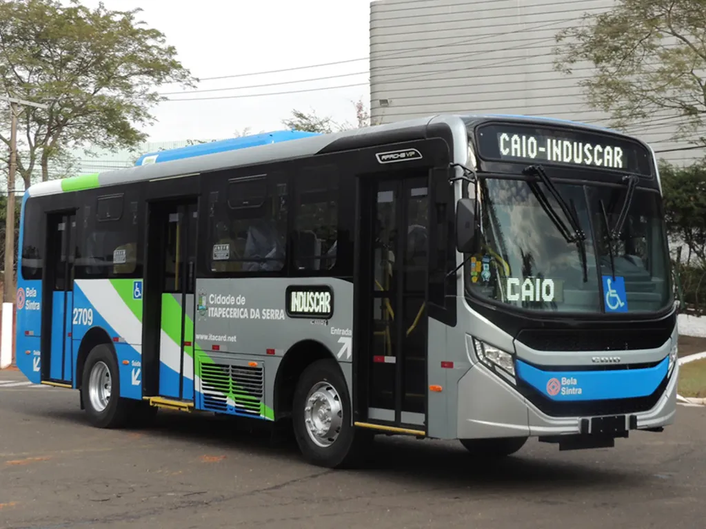 Apache VIP com chassi Mercedes-Benz OF-1619/52 (Divulgação)