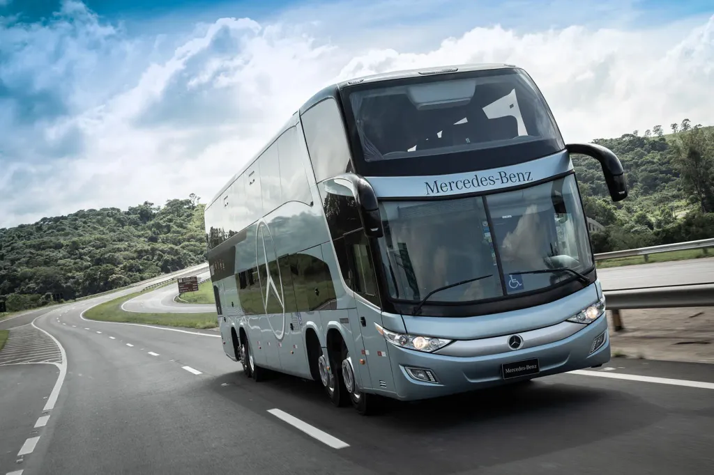 Os anúncios do site trazem informações e fotos dos ônibus (Divulgação)