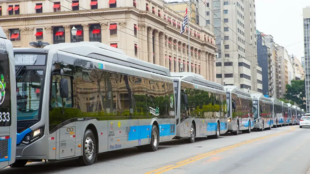 18 ônibus elétricos da marca já circulam em São Paulo (Divulgação)