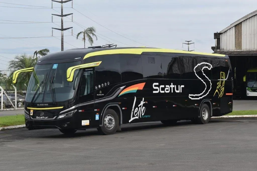Ônibus possuem chassi Volvo B360R (Divulgação)