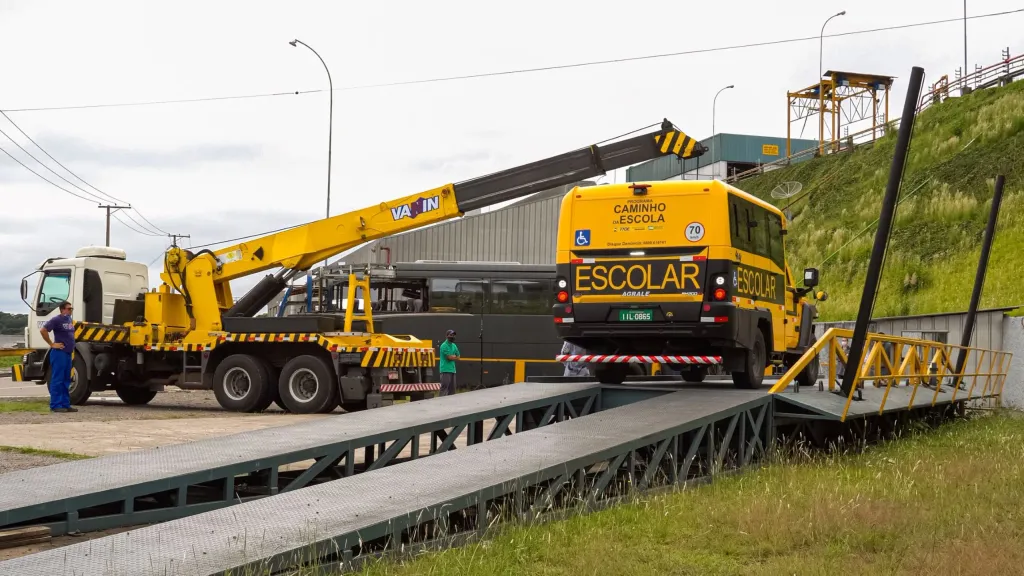A Tecnopolo realizou testes de inclinação lateral e estruturais (Foto: DC Multimídia)