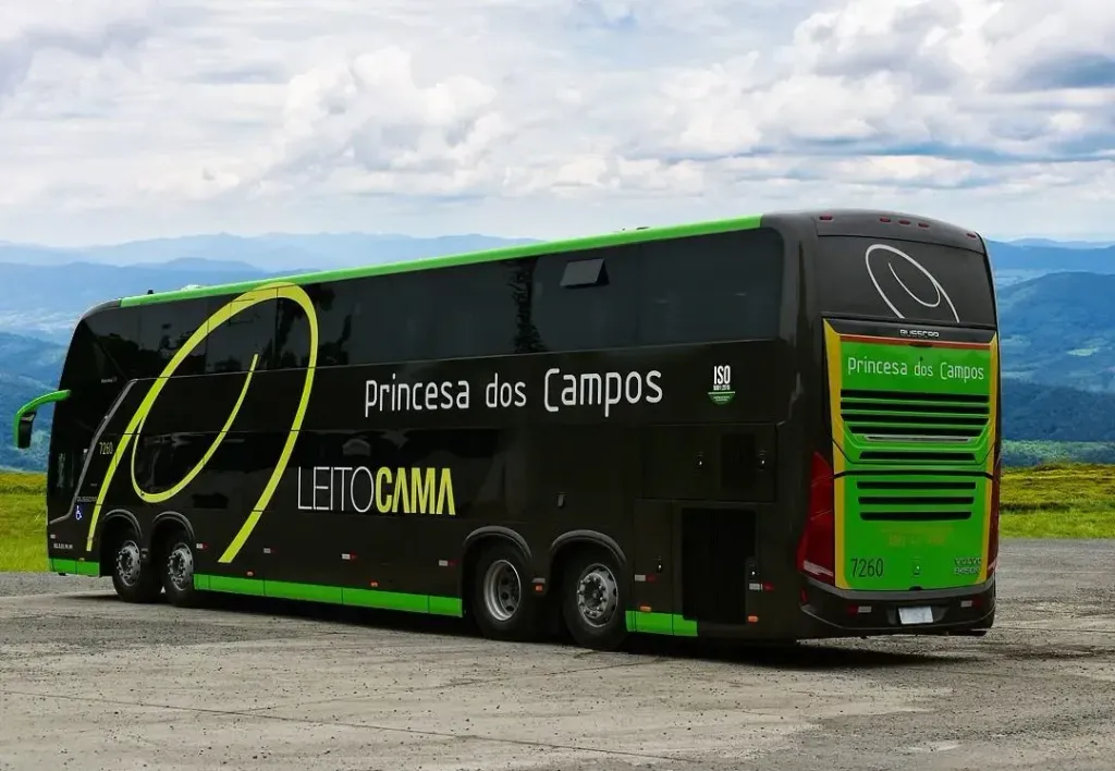 Foram entregues 14 Vissta Buss DD, Volvo 8×2 (Divulgação)