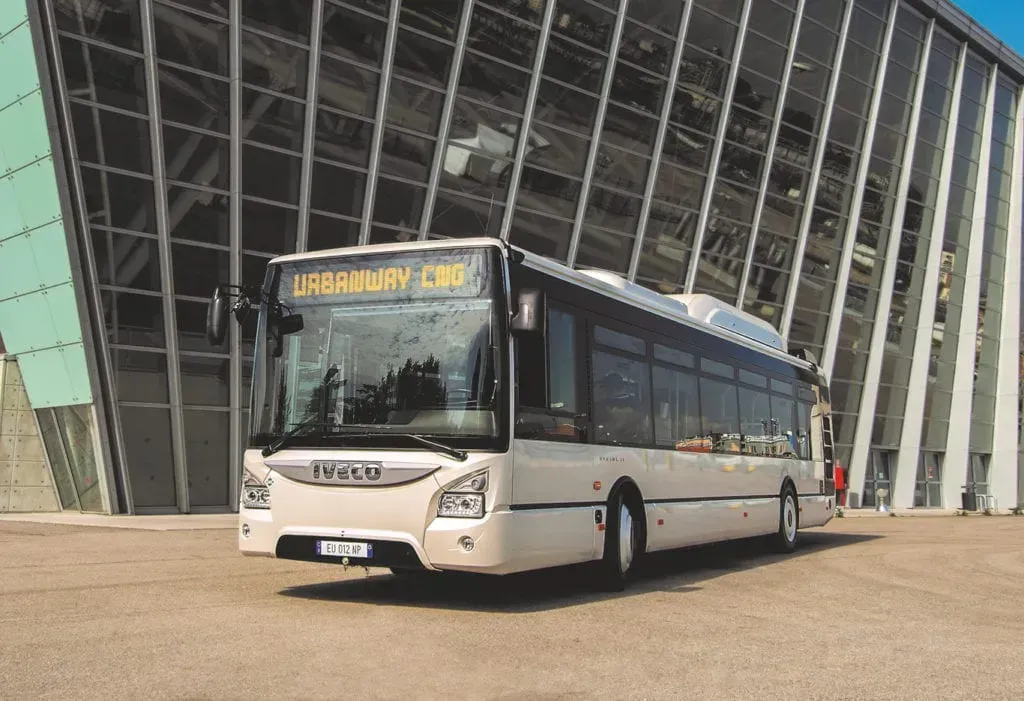 Iveco é uma das seis empresas que participam da licitação (Imagem: AutoBus Web)