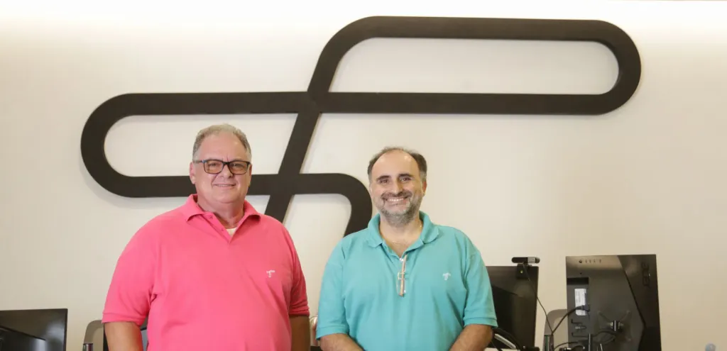 Érico Moraes, CEO da Transdata, e Paulo Tavares, que passa a se dedicar à holding do grupo
