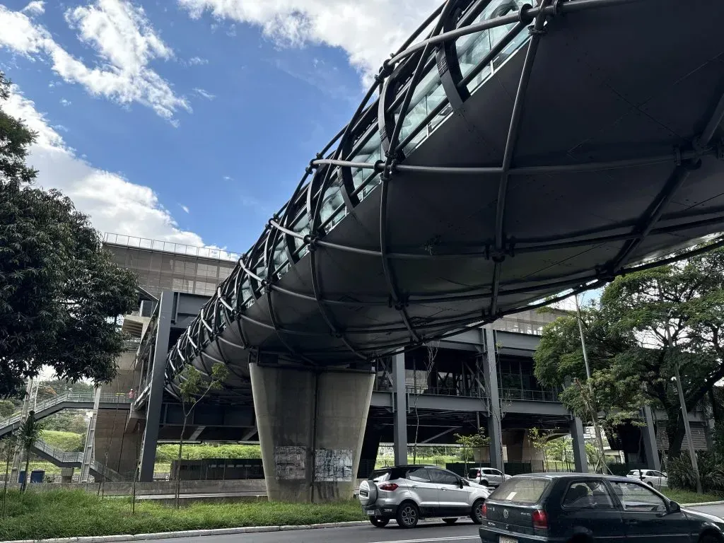 Metrô trabalha também na implantação dos sistemas e iniciou em janeiro a instalação das catracas (Divulgação)