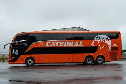 Os ônibus Paradiso G8 1800 DD adquiridos possuem chassis Volvo (Divulgação)