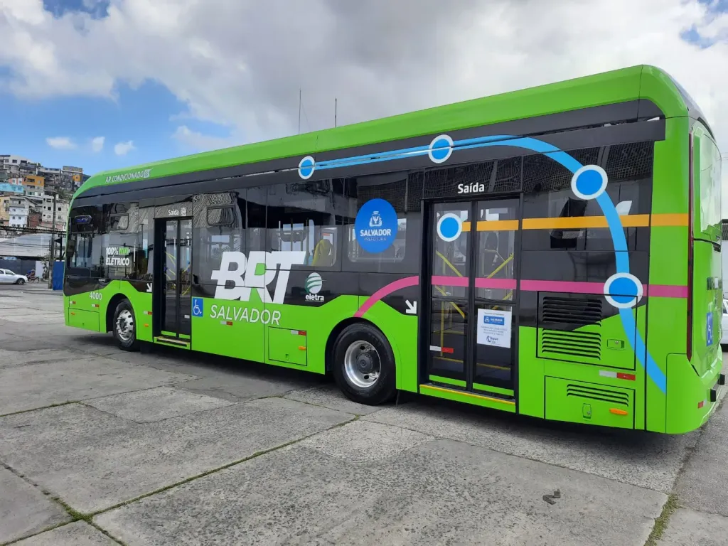 A prefeitura adquiriu 24 ônibus, sendo que oito são elétricos (Divulgação)