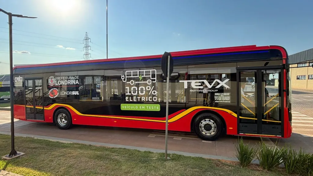 Modelo Azure A13BR tem 13 metros de comprimento (Divulgação)