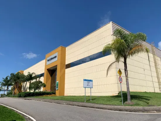 A fábrica de Atibaia recebeu investimentos estratégicos (Divulgação)
