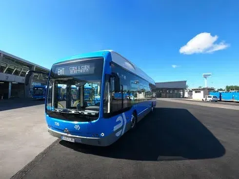 Um dos ônibus elétricos BYD de 12 metros entregues à EMT Madrid (Divulgação)