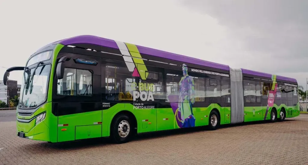 O superarticulado tem capacidade para 150 passageiros (Divulgação)