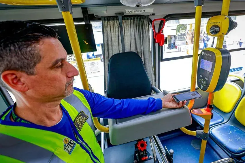 Devido aos bloqueios por acúmulo de água, 67 linhas não estão operando (Foto: Alex Rocha/PMPA)