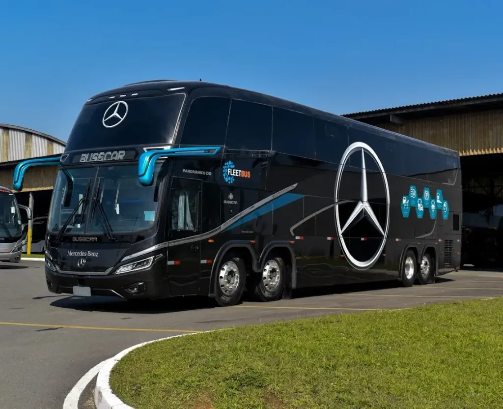 Panorâmico DD NB1 com chassi Mercedes-Benz O-500 RSDD 2745 (Divulgação)