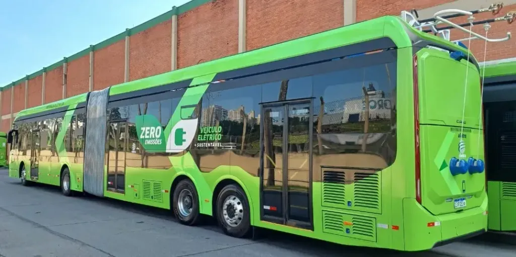 O modelo tem autonomia de até 300 km (Divulgação)