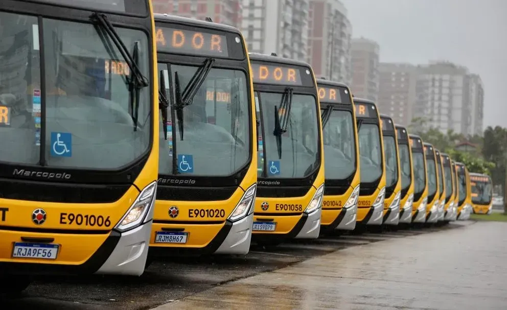 Novos ônibus da Conexão BRT foram comprados com financiamento do governo federal (Arquivo/Prefeitura do Rio)
