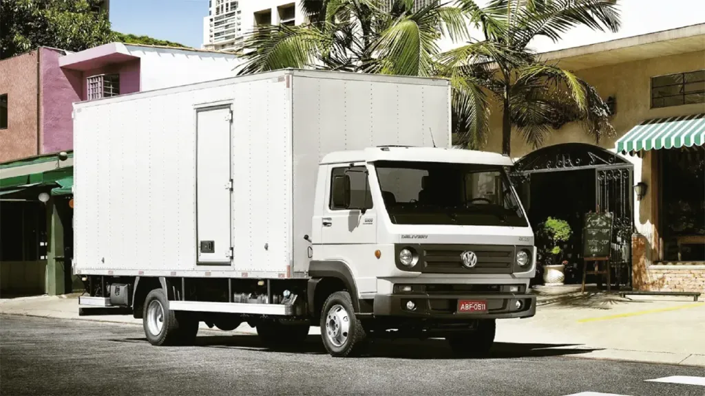 A capital paulista tem pouco espaço destinado aos veículos de carga, constatou o Setcesp
