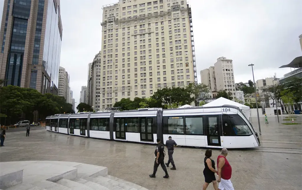 Operação comercial do primeiro trecho do VLT deve começar em julho