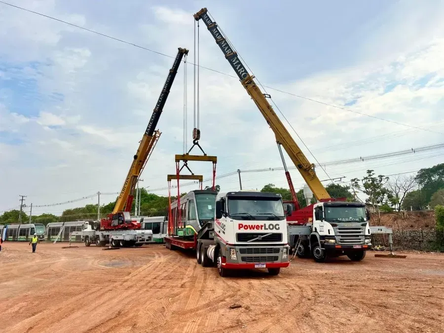 Os trens do VLT foram transportados para a fábrica da CAF, em Hortolândia (Foto: Eracy Lafuente)