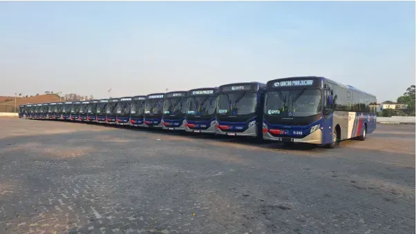 Os novos ônibus têm carroceria Caio e chassi Mercedes-Benz (Divulgação)