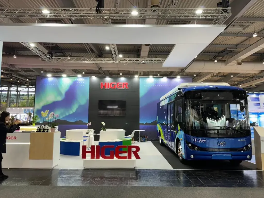 Novo ônibus urbano Azure 7 apresentado no IAA Transportation (Divulgação)
