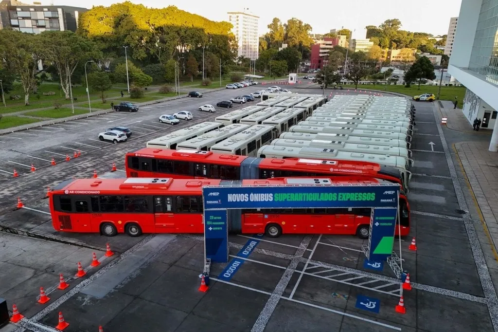 Chassi O 500 MDA de 23 metros de comprimento (Divulgação Mercedes-Benz)