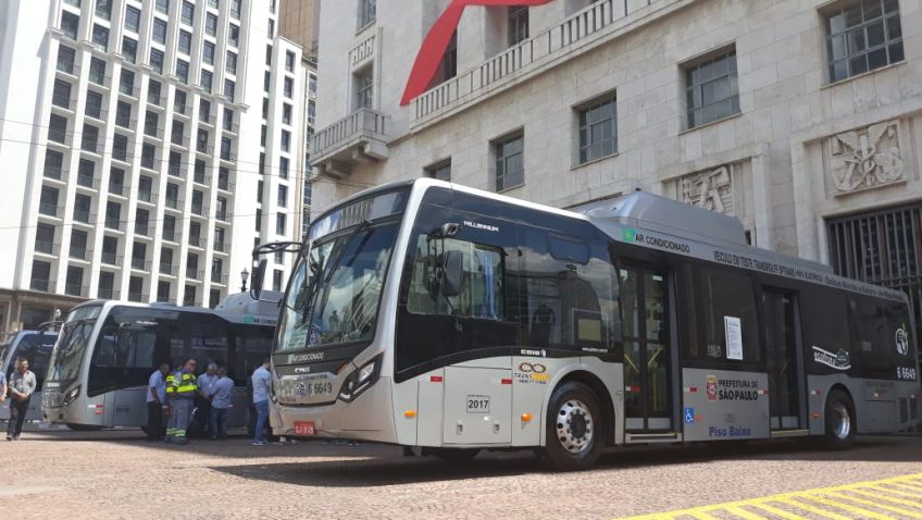 BYD entrega ônibus elétricos em SP