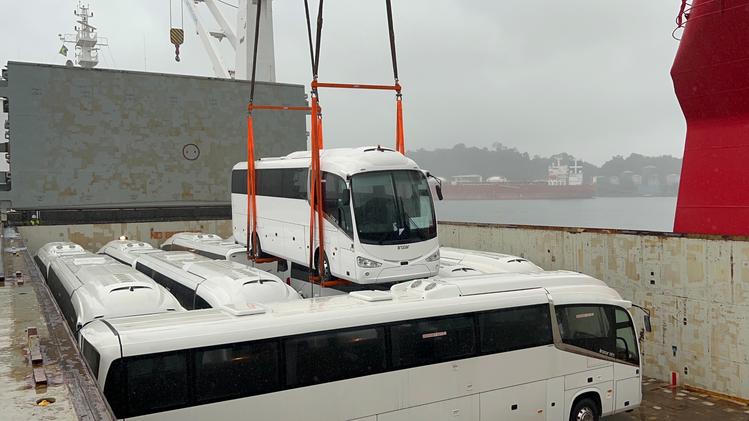 Exportações de ônibus avançam e sustentam o bom volume de produção até agosto