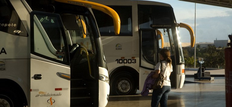 Audiência pública busca modernizar transporte internacional de passageiros por ônibus