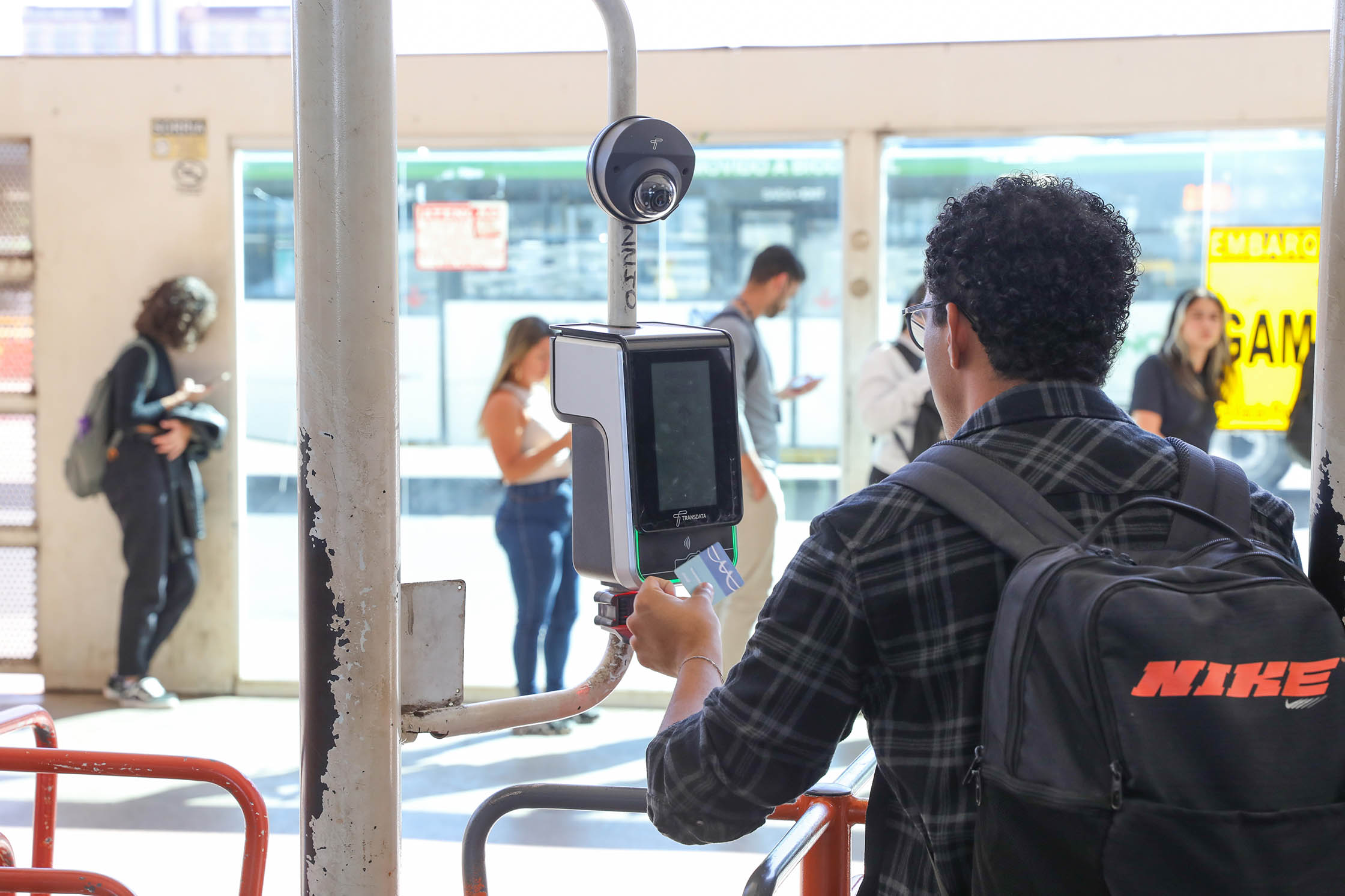 100% das passagens do transporte público do DF são pagas digitalmente