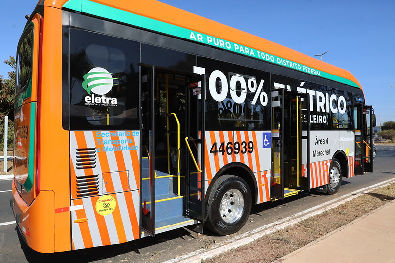 Distrito Federal recebe primeiro ônibus elétrico