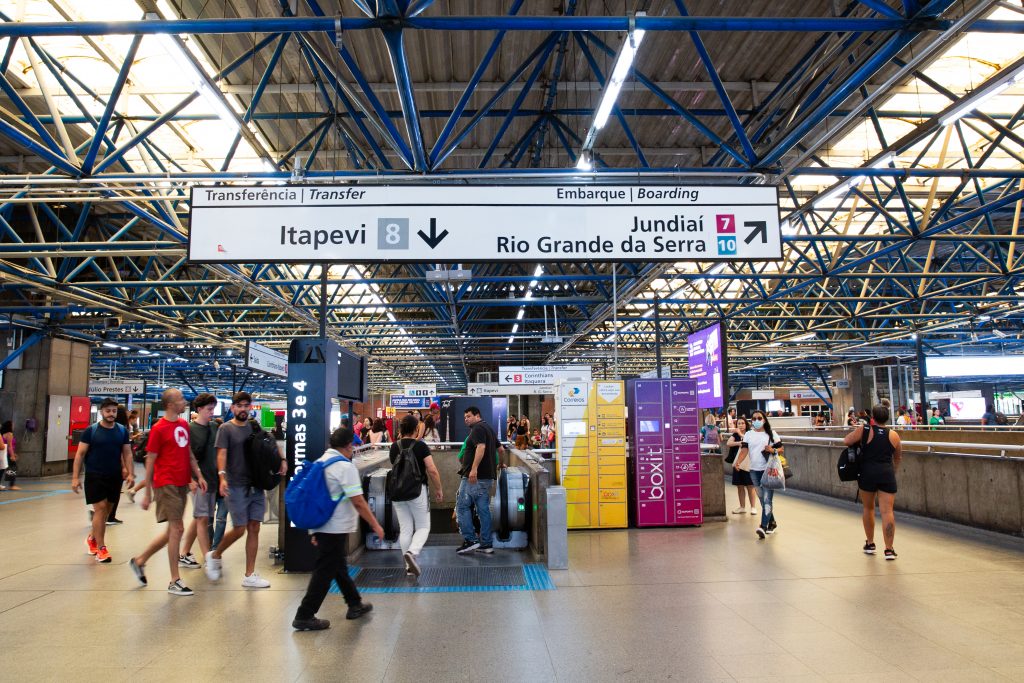 Tecnologia europeia traz redução de intervalos nos trens metropolitanos de SP