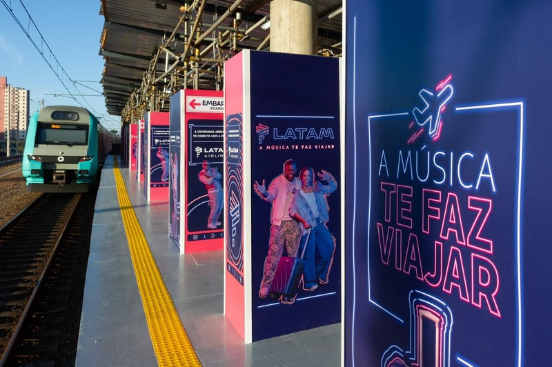 Latam assina a identidade visual da estação de trem exclusiva do The Town 2025